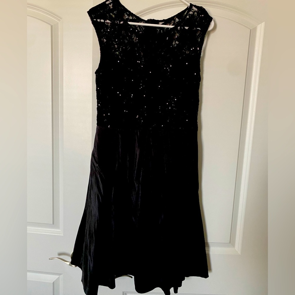 Super cute dress!